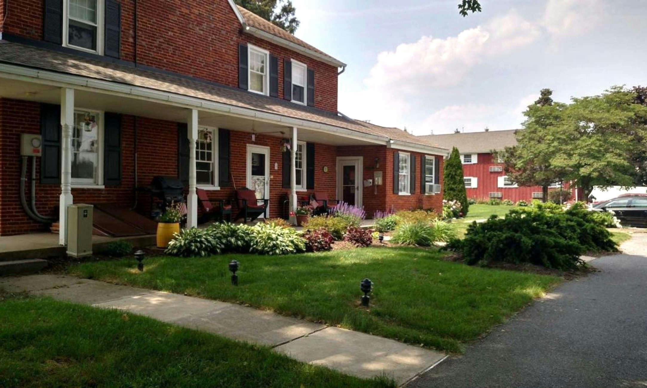 Spruce Lane Lodge & Cottages