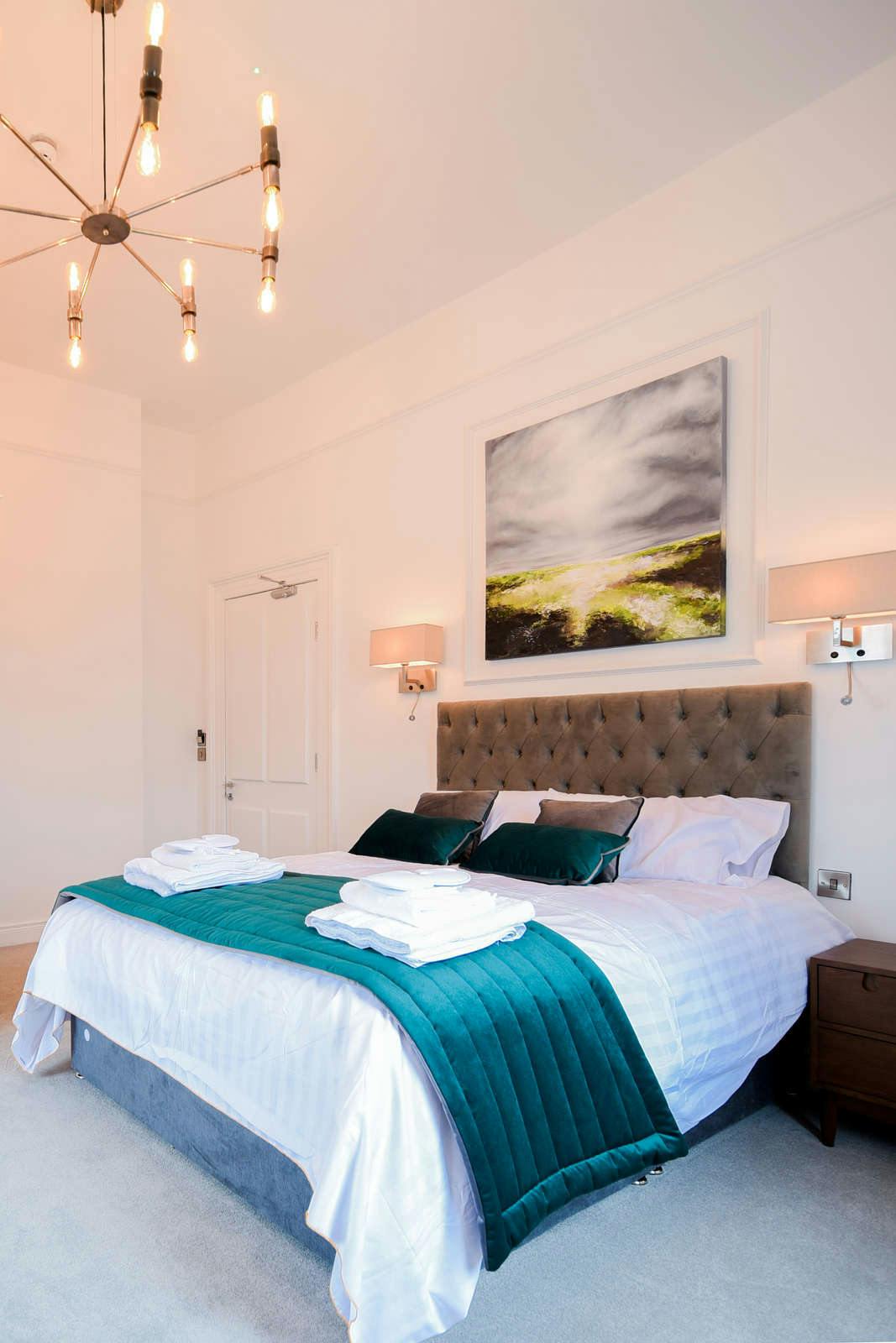 Hotel The Strand Hotel, the former residence of Oscar Wilde photo 1