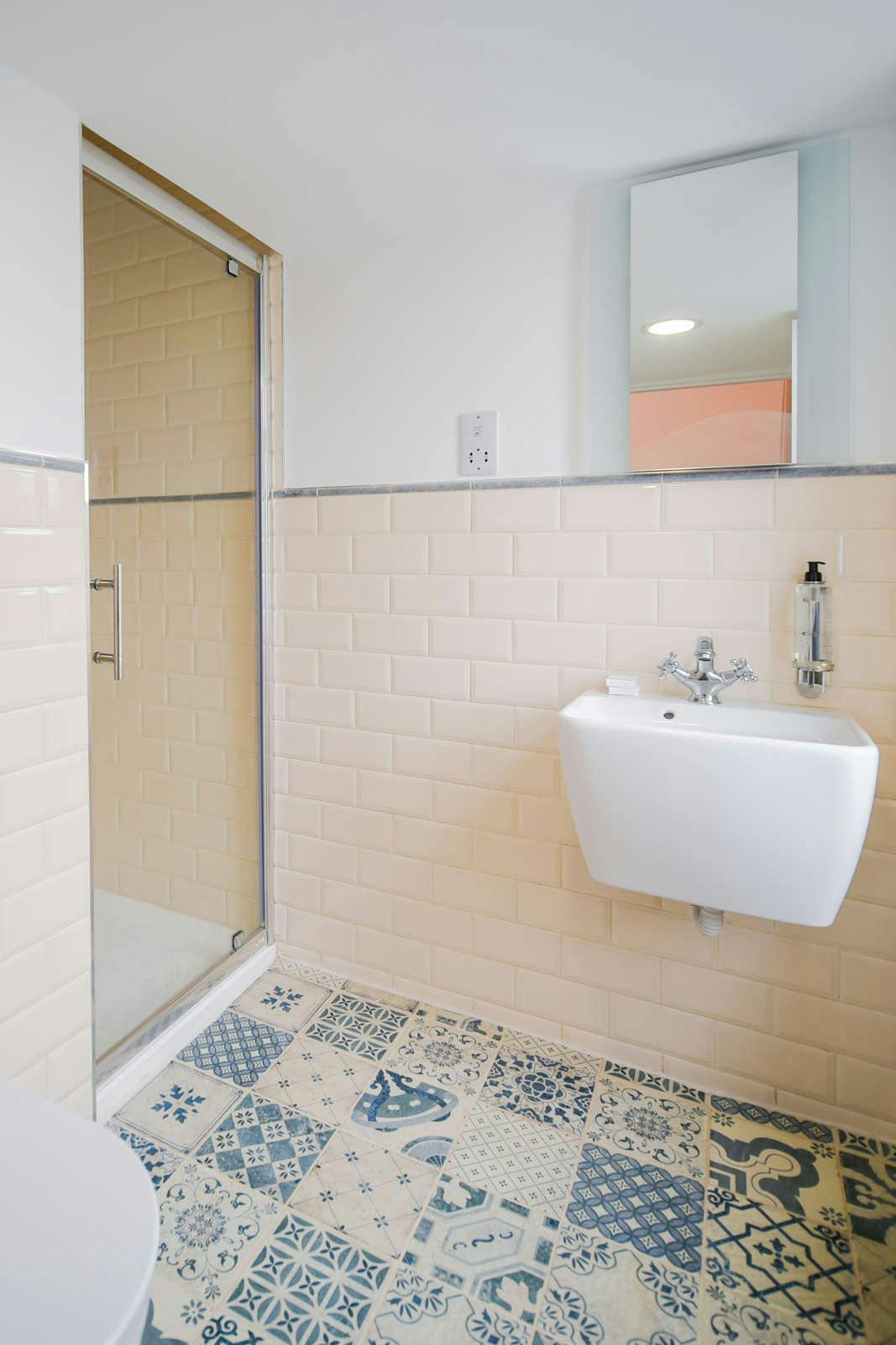 Hotel The Strand Hotel, the former residence of Oscar Wilde photo 2