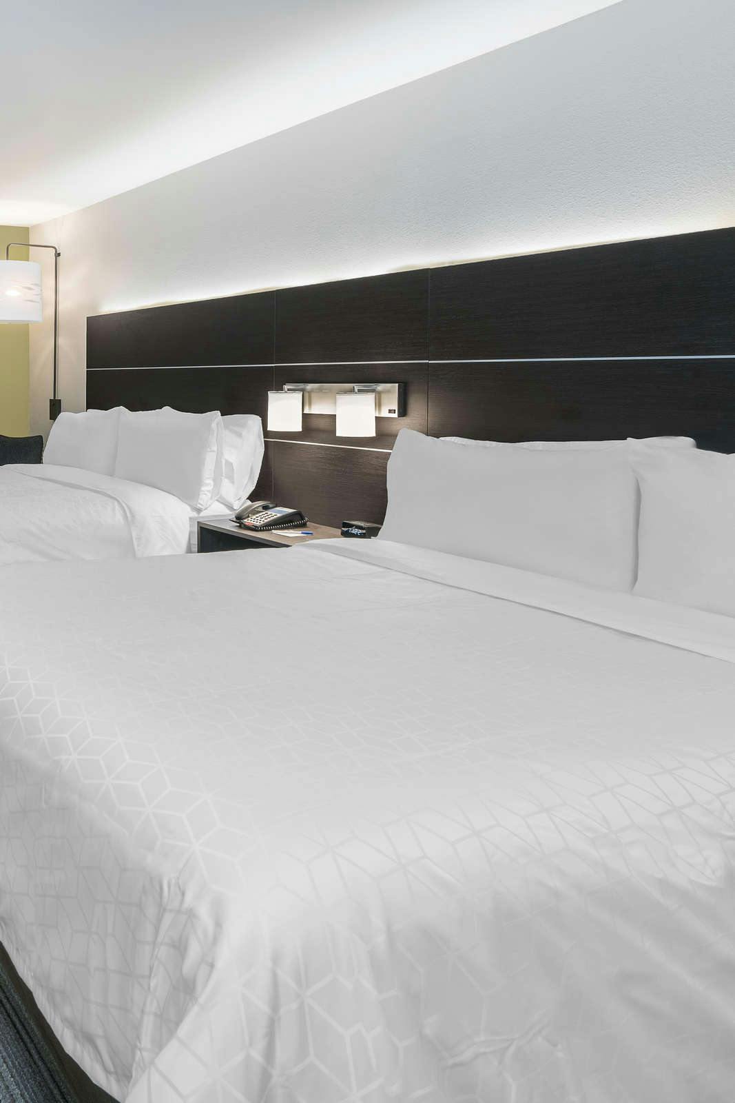 Hotel Holiday Inn Express & Suites Missouri City West photo 4