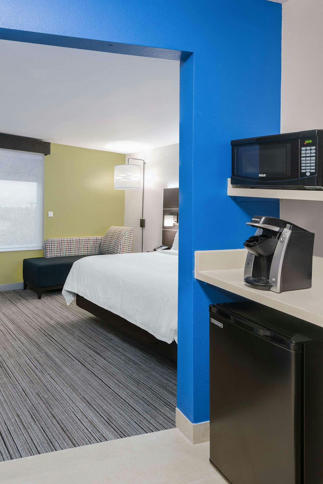 Hotel Holiday Inn Express & Suites Missouri City West photo 5