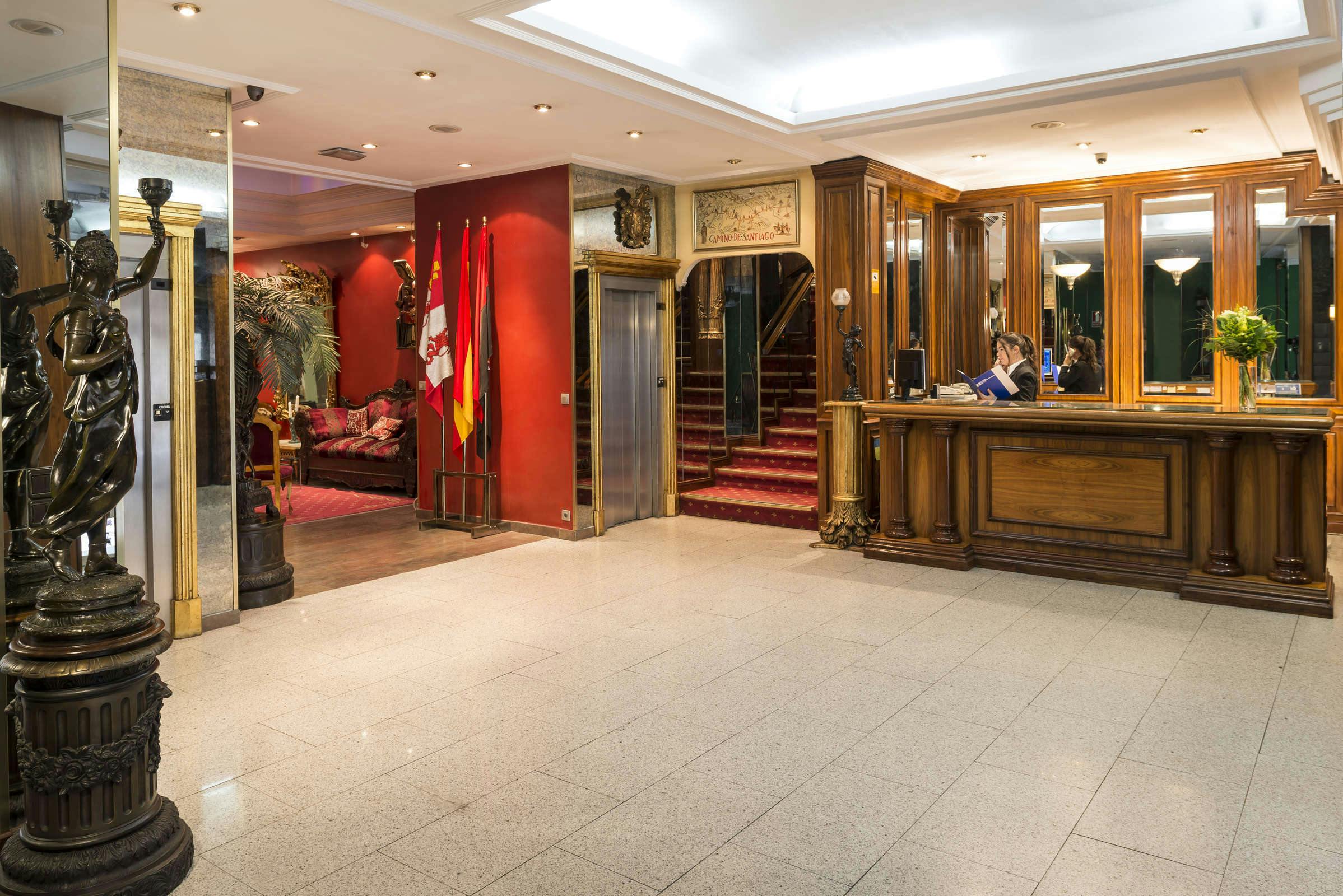 Hotel Hotel Fernán González photo 4