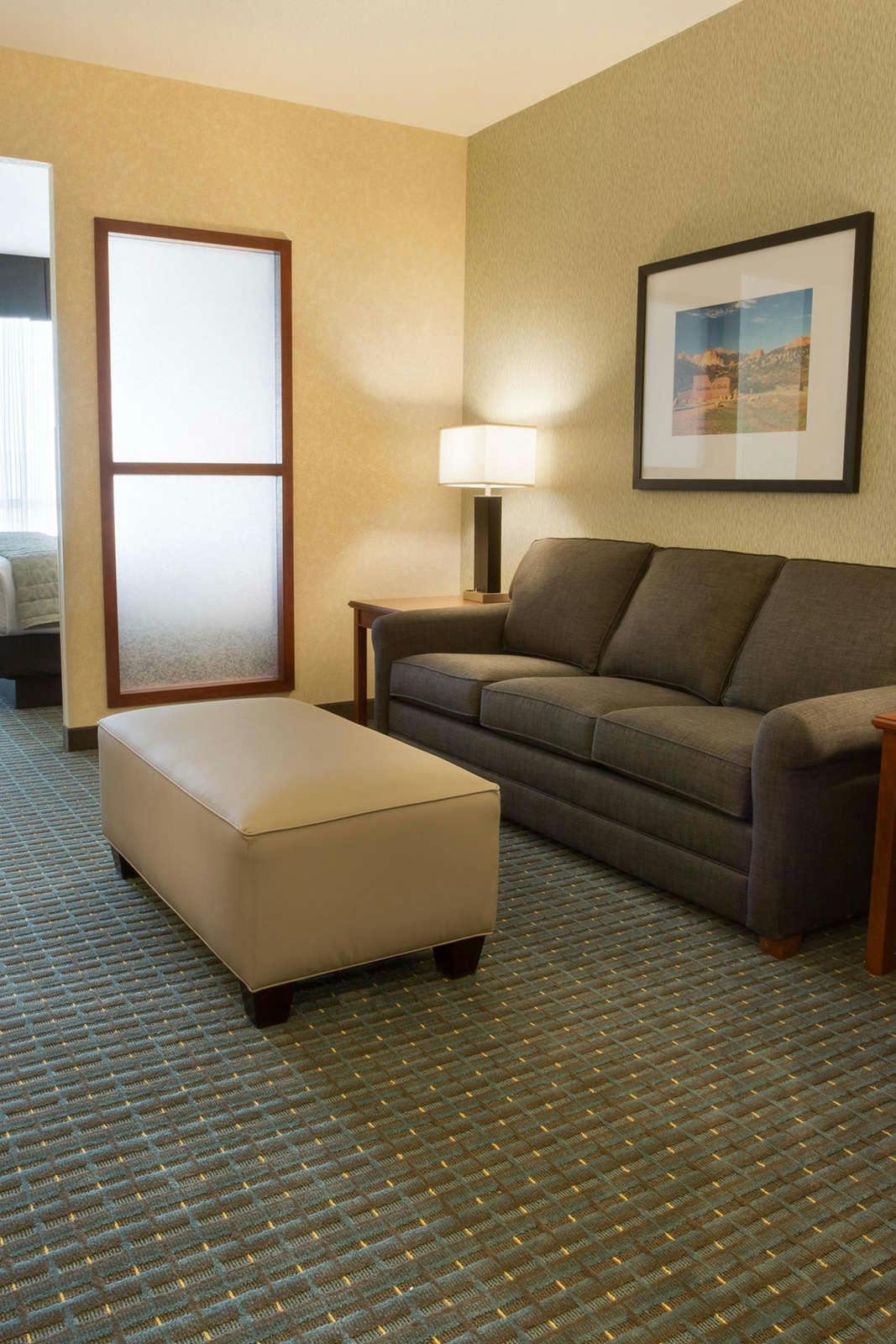 Hotel Drury Inn and Suites Colorado Springs Near the Air Force Academy photo 4