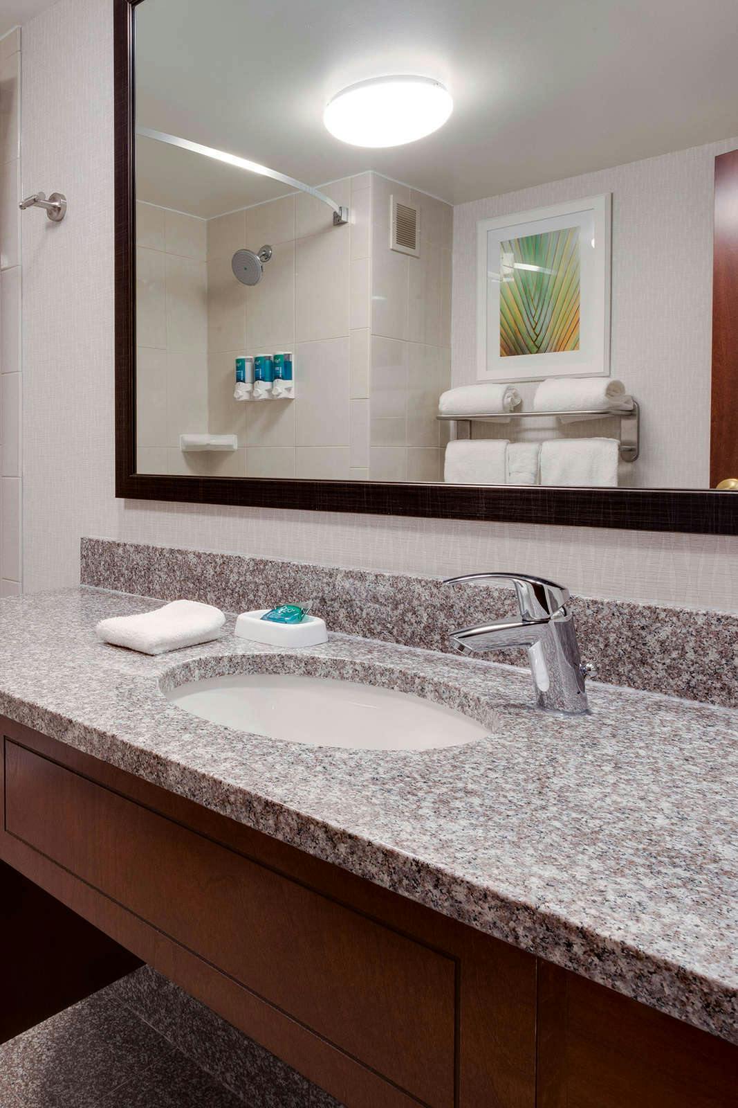 Hotel Drury Inn Columbia Stadium Boulevard photo 5