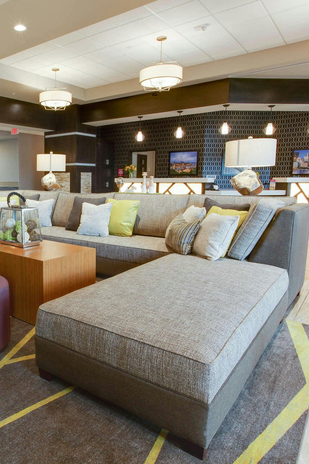 Hotel Drury Inn and Suites Pittsburgh Airport Settlers Ridge photo 4