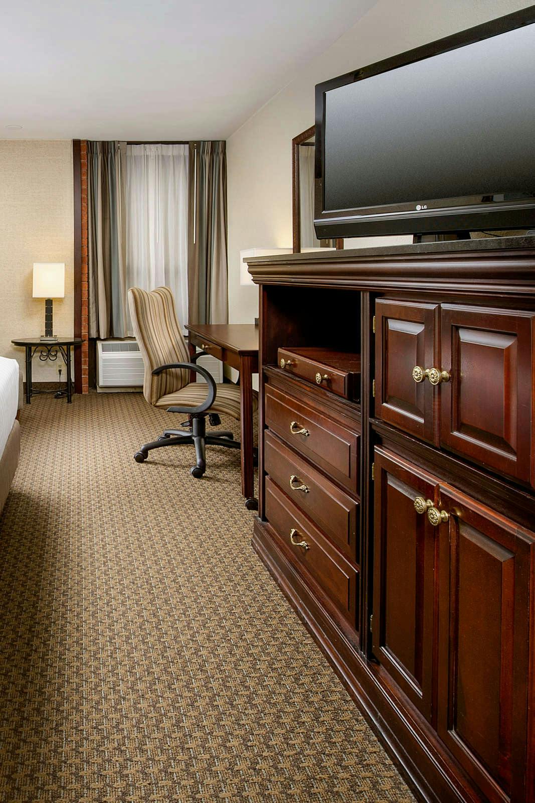 Hotel Drury Inn and Suites St Louis Fairview Heights photo 5
