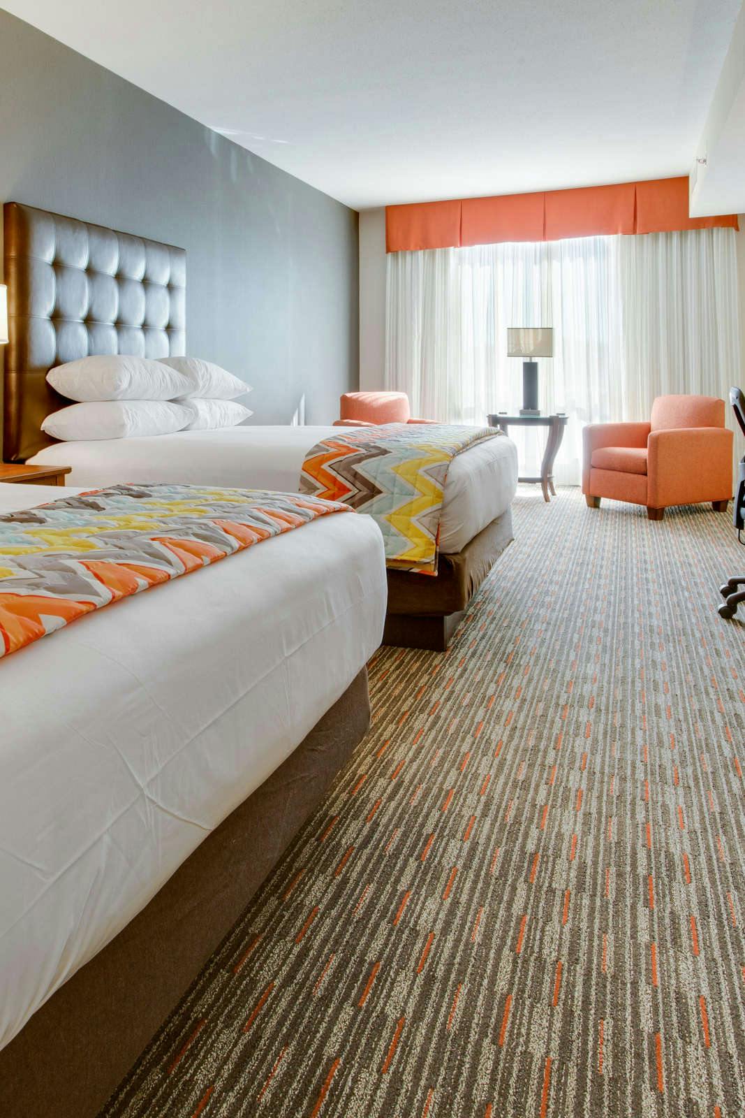 Hotel Drury Inn and Suites Charlotte Arrowood photo 4