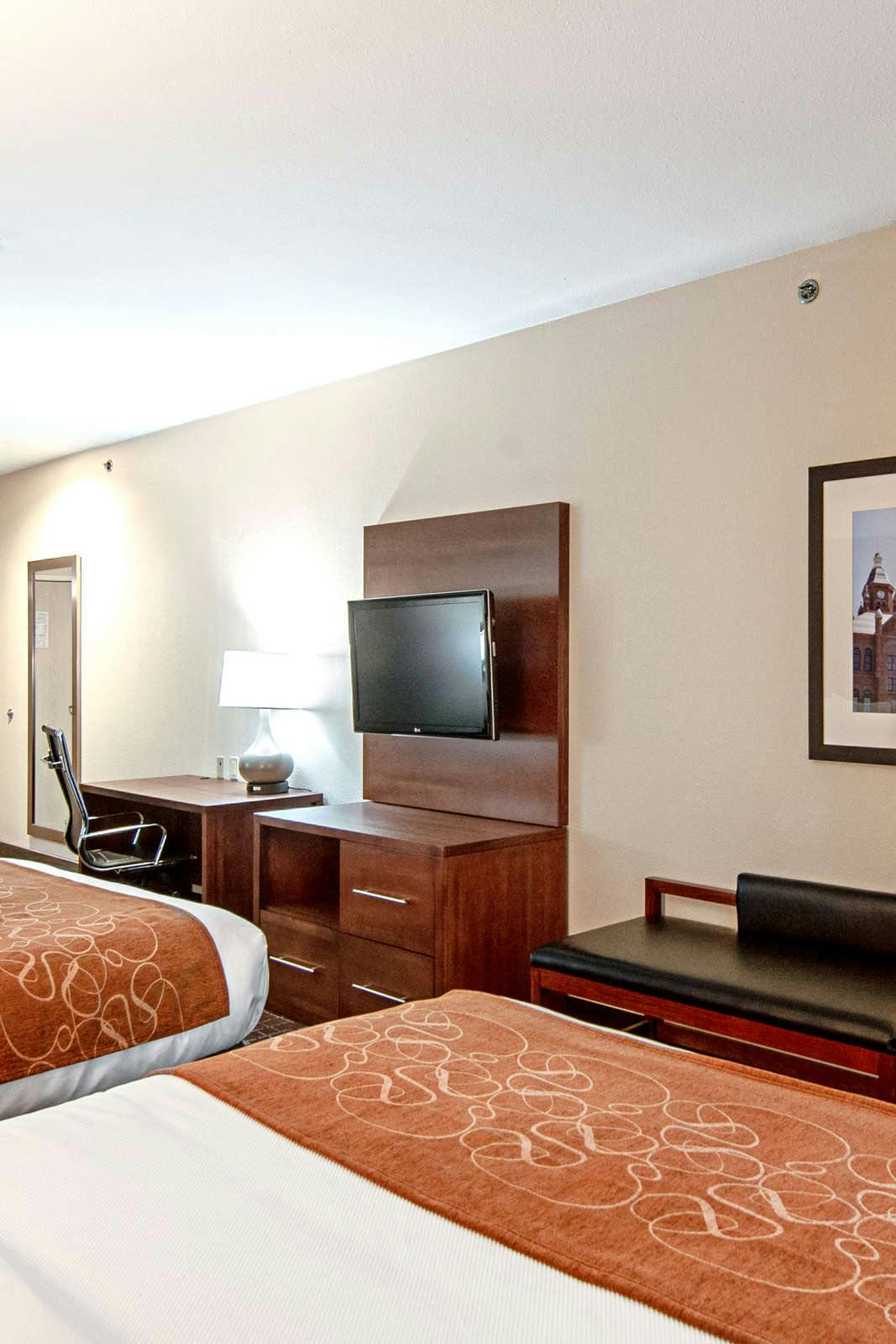 Hotel Comfort Suites NW Dallas Near Love Field photo 5