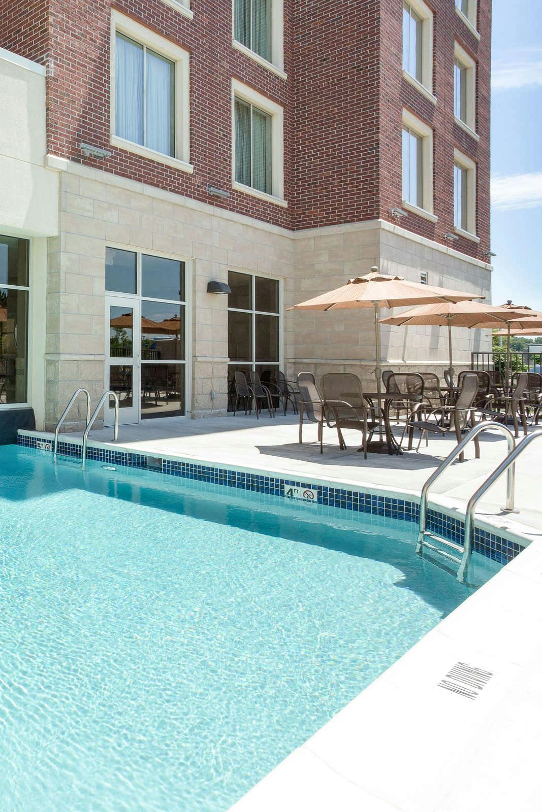 Hotel Drury Inn and Suites Grand Rapids photo 2