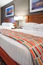 Hotel Drury Inn and Suites Columbus Grove City photo 4