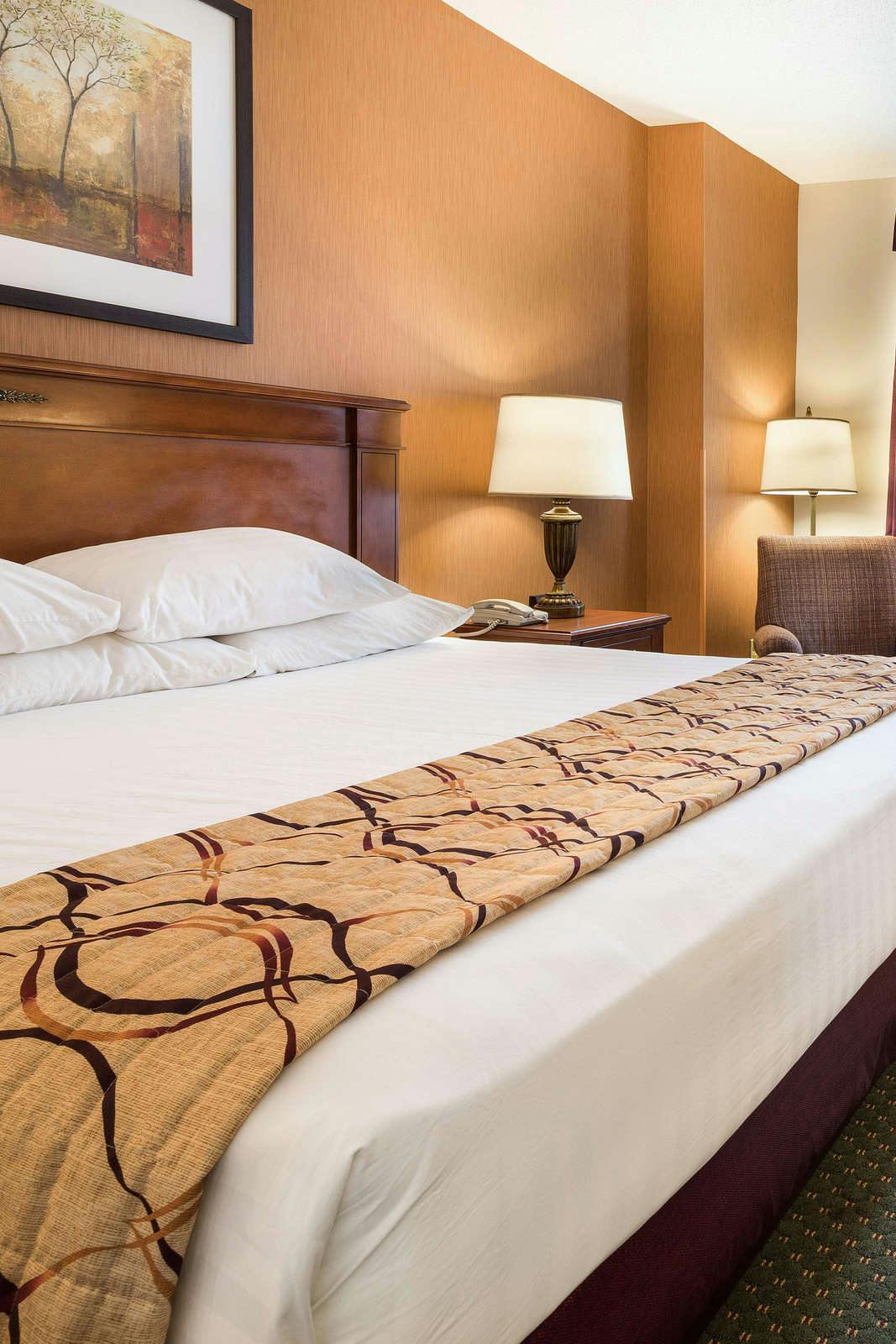 Hotel Drury Inn and Suites Findlay photo 2