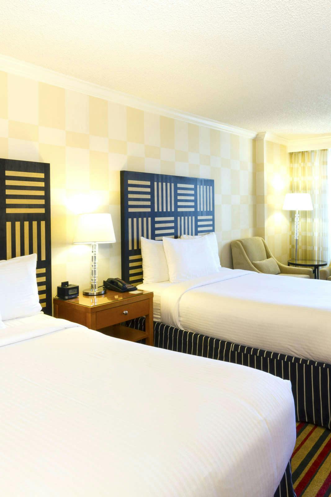 Hotel Pinnacle Hotel Vancouver Harbourfront photo 3