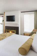 Hotel Doubletree by Hilton Campbell - Pruneyard Plaza photo 2