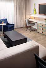 Hotel Hotel Indigo Gainesville Celebration Pointe photo 4