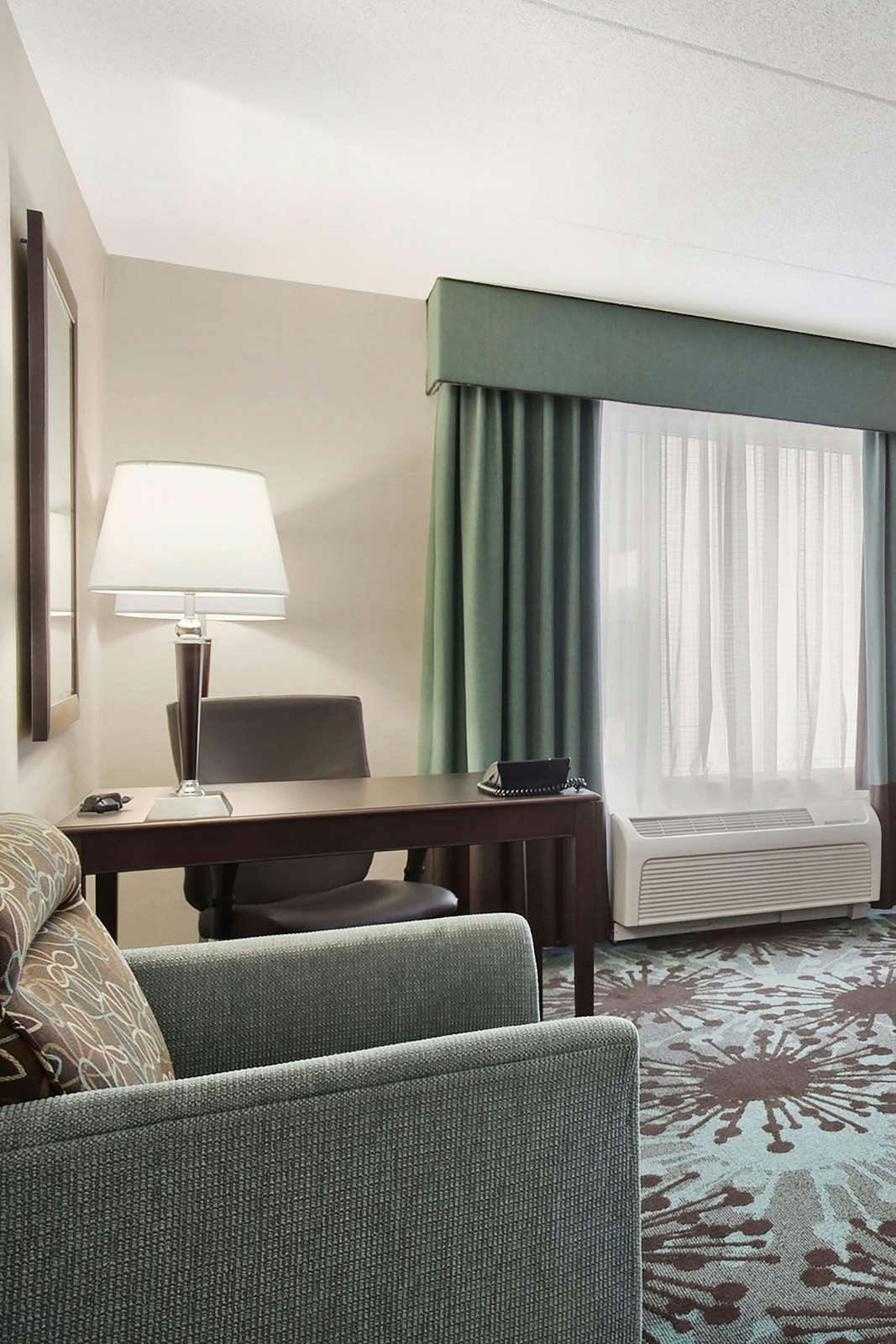 Hotel Hampton Inn by Hilton Toronto Airport Corporate Centre photo 3