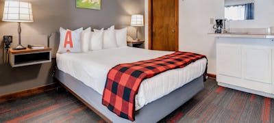 Boulder Adventure Lodge