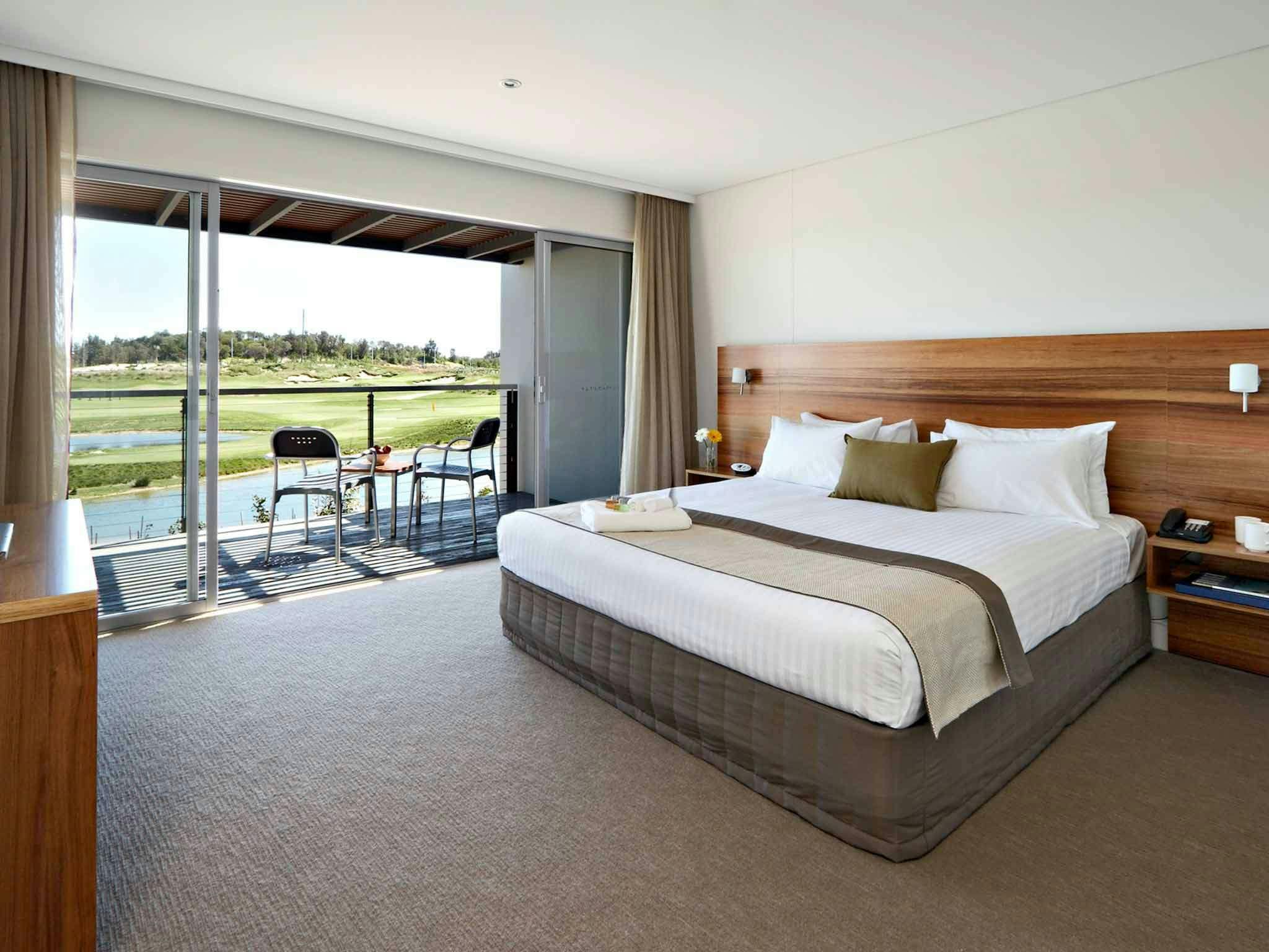 Hotel PULLMAN MAGENTA SHORES photo 2