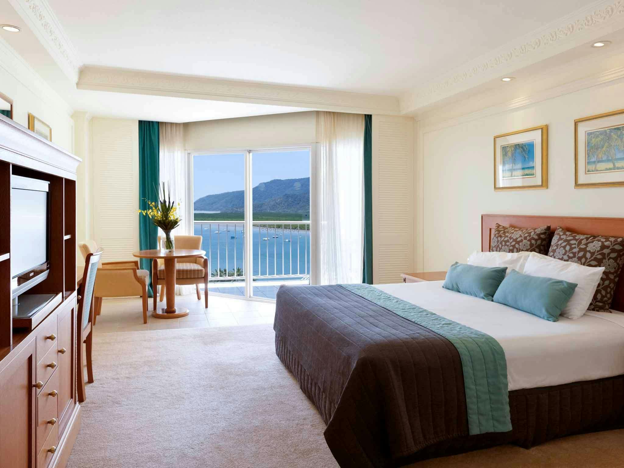 Hotel PULLMAN CAIRNS INTERNATIONAL photo 2