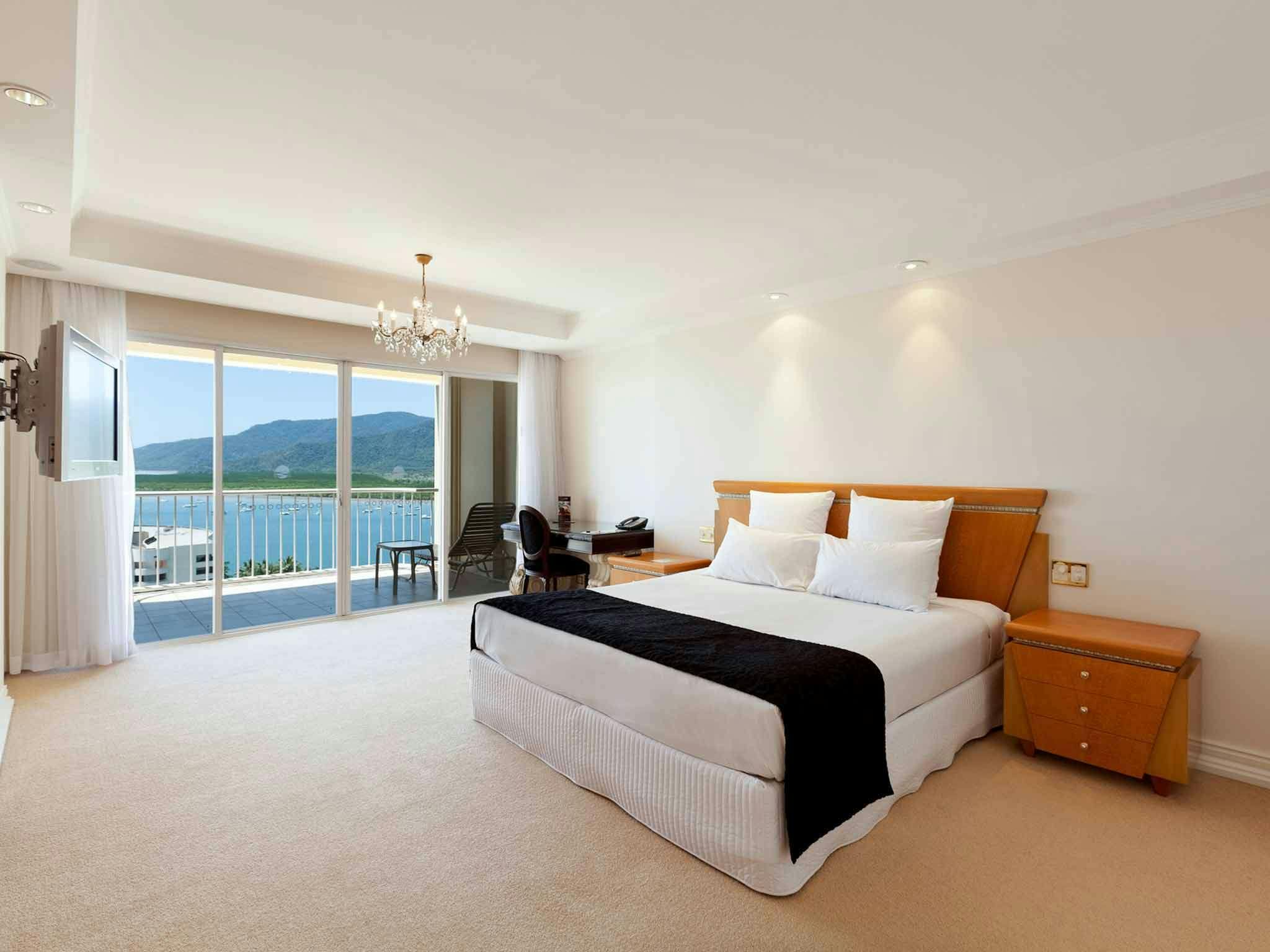 PULLMAN CAIRNS INTERNATIONAL