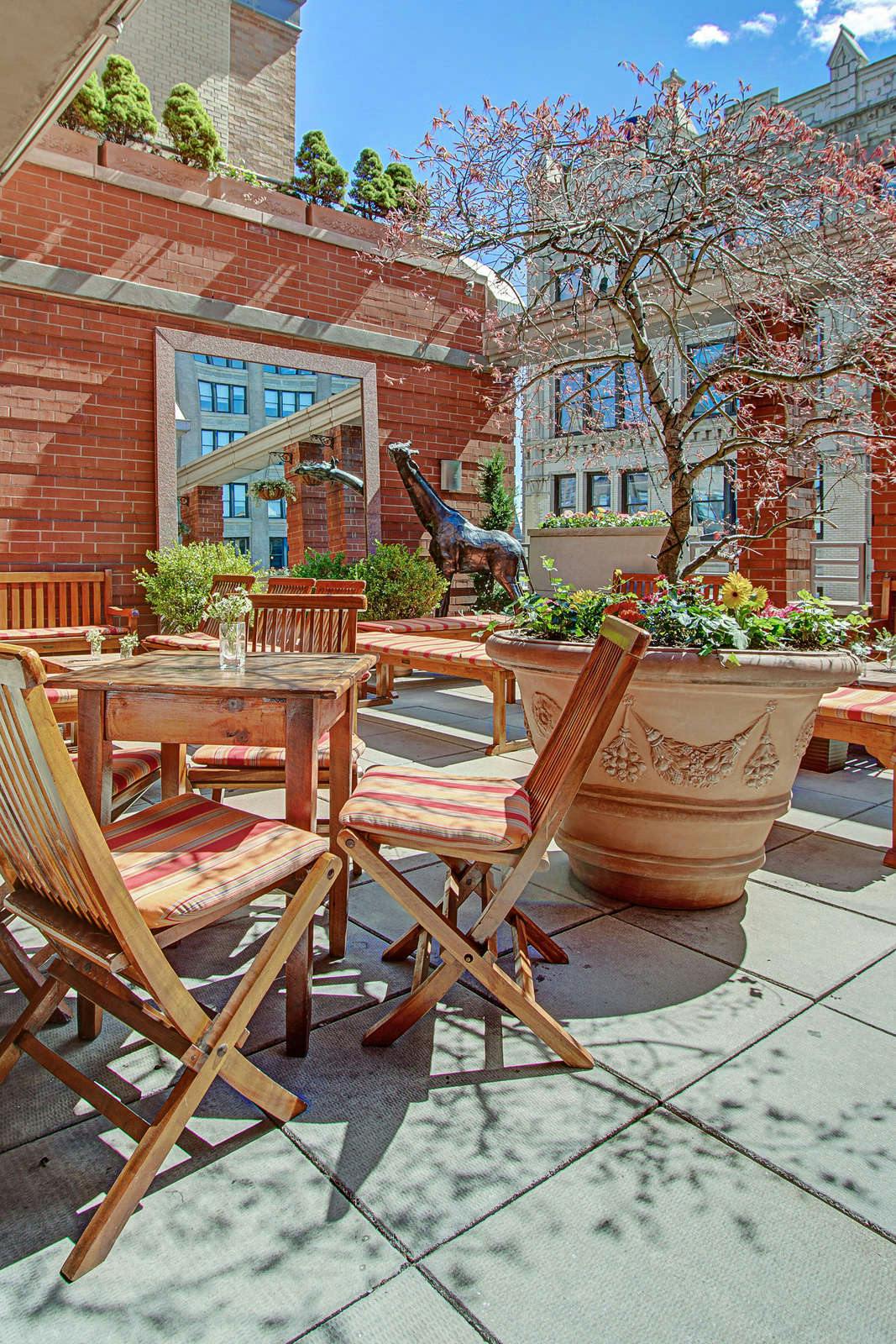 Hotel Hotel Giraffe by Library Hotel Collection photo 5