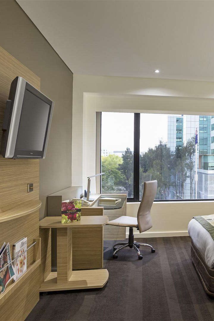 Hotel Crowne Plaza Canberra photo 3