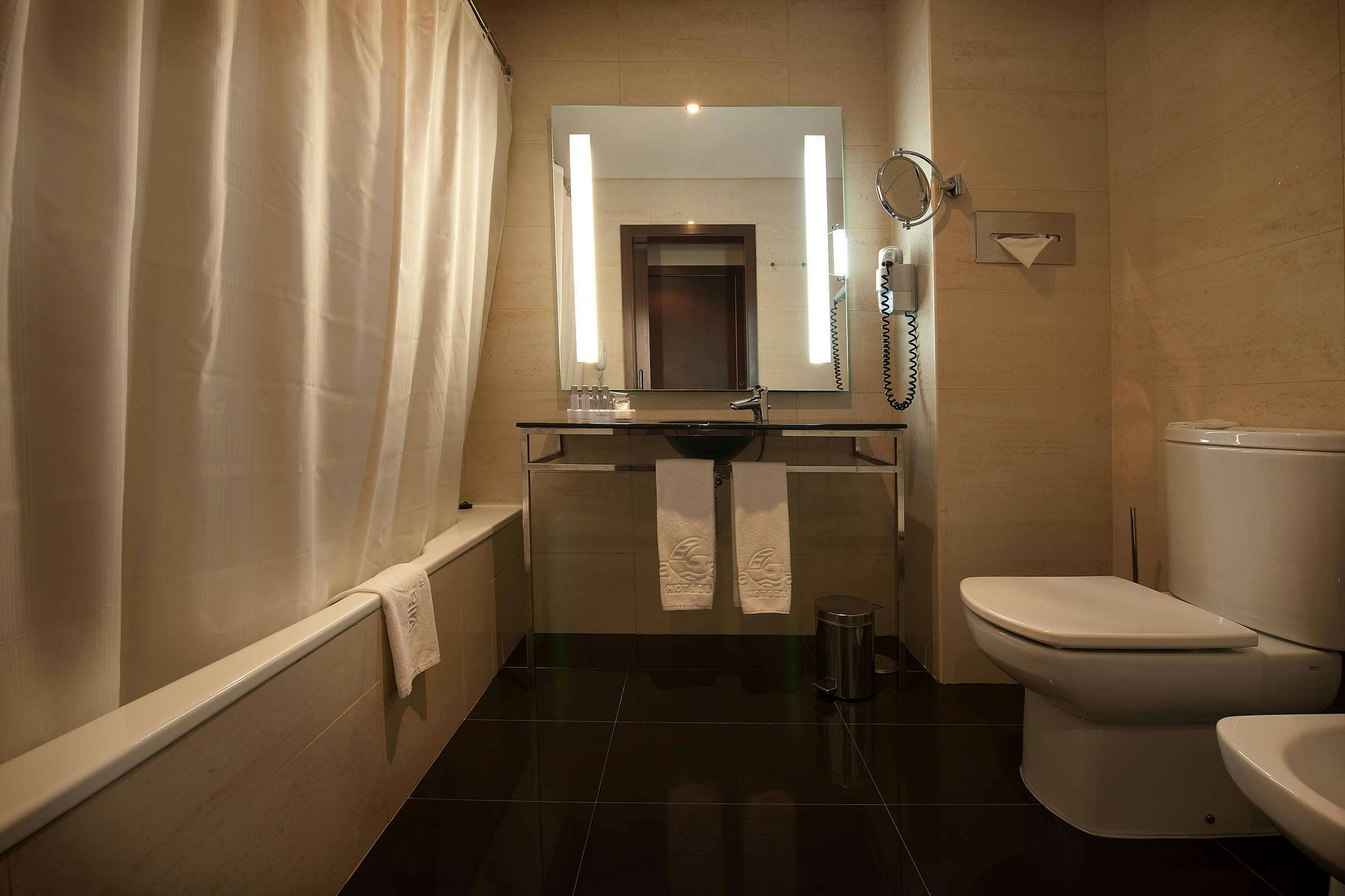 Hotel Vila Galé Santa Cruz photo 3