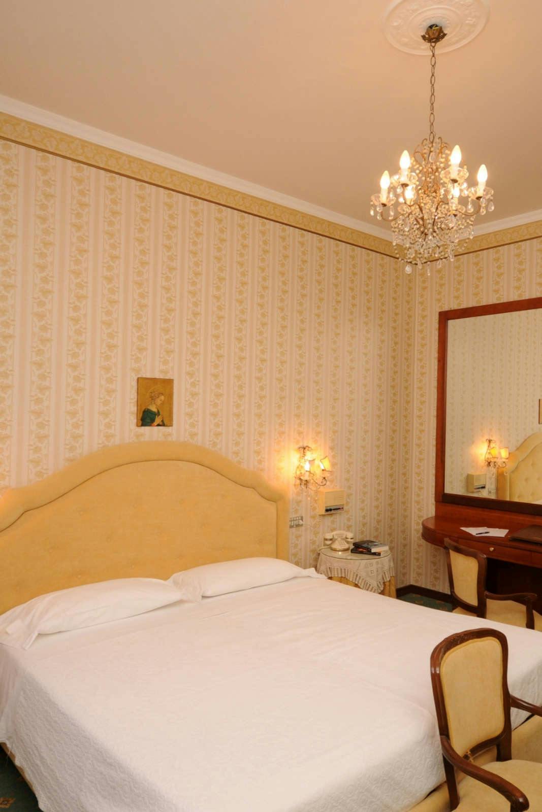 Hotel Grand Hotel Excelsior photo 2