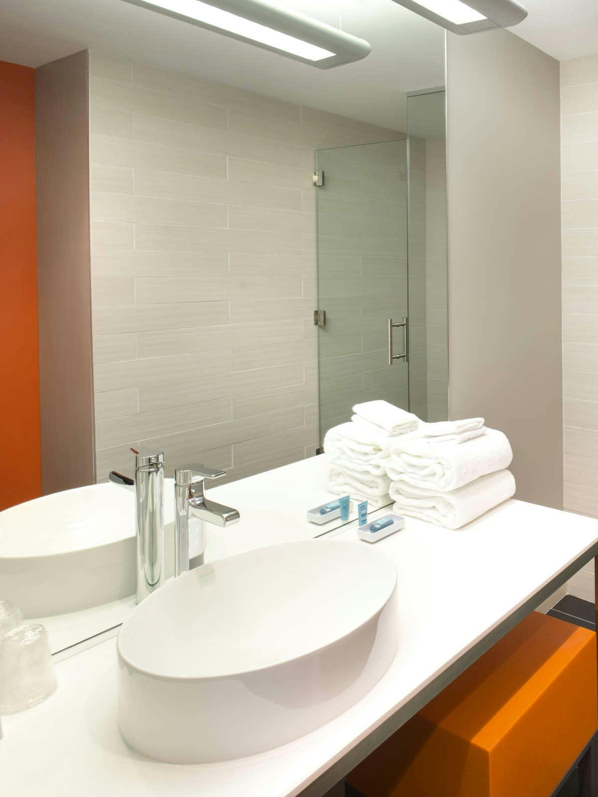 Hotel Aloft Tampa Downtown photo 5