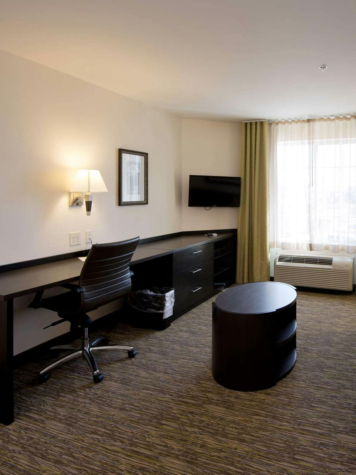 Hotel Candlewood Suites Greeley photo 3