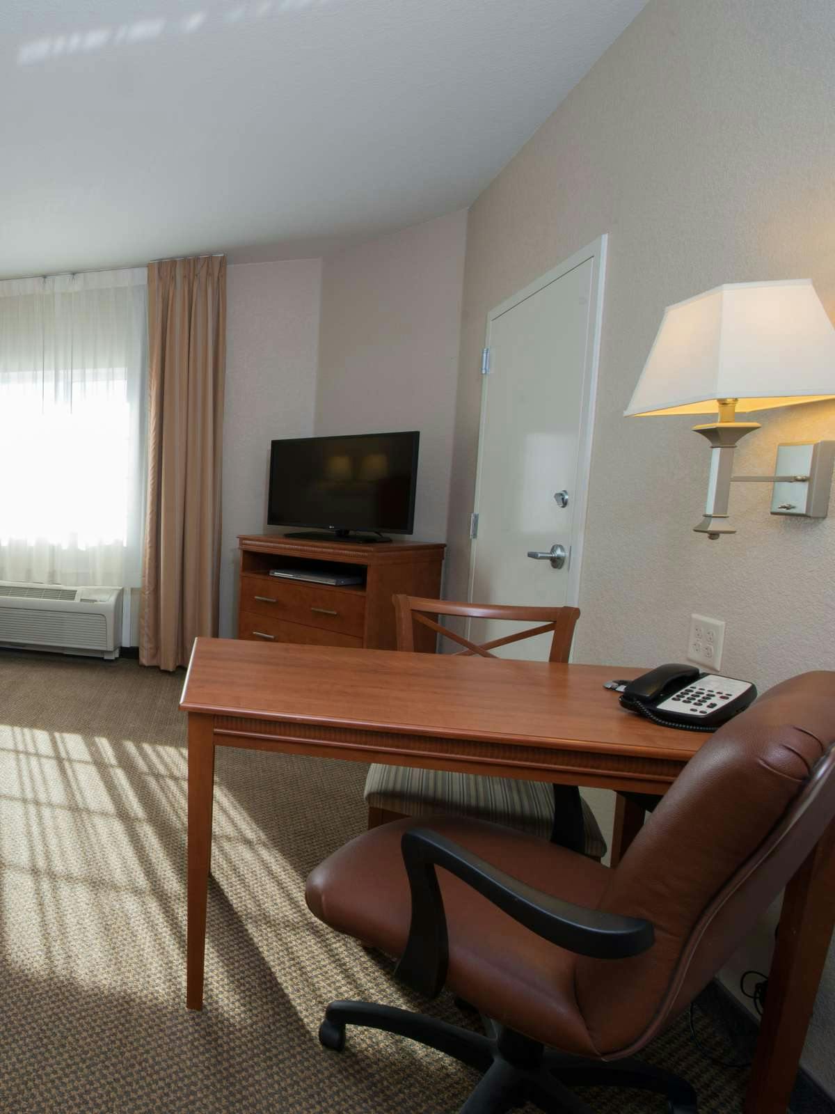 Hotel Candlewood Suites Bismarck photo 2