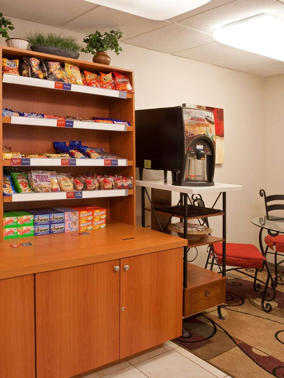 Hotel Candlewood Suites Polaris photo 5