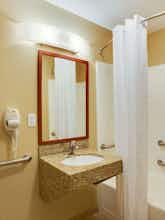 Hotel Candlewood Suites Tallahassee photo 2