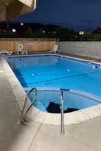 Hotel Red Lion Inn & Suites Grants Pass photo 1