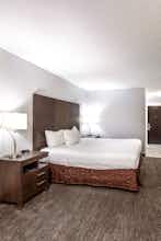 Hotel Red Lion Inn & Suites Grants Pass photo 2