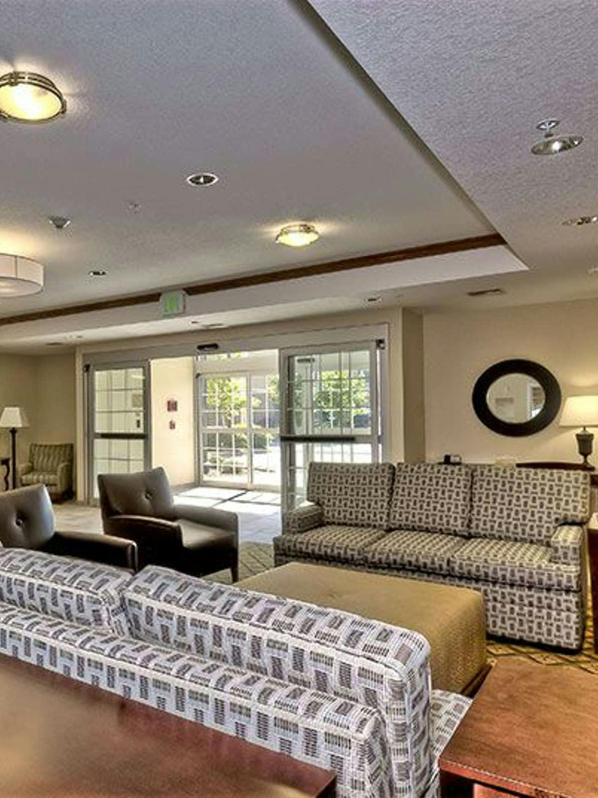 Hotel Candlewood Suites Burlington photo 4