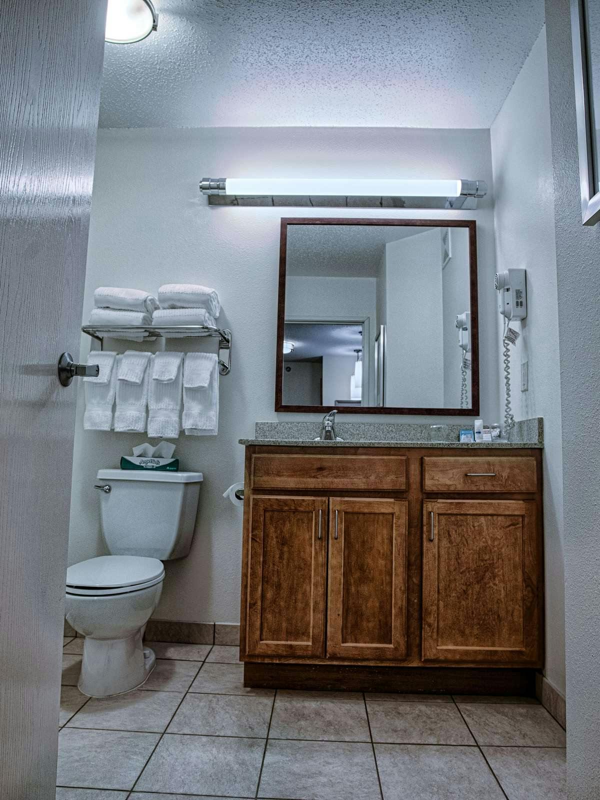 Hotel Candlewood Suites Fargo North Dakota State University photo 2