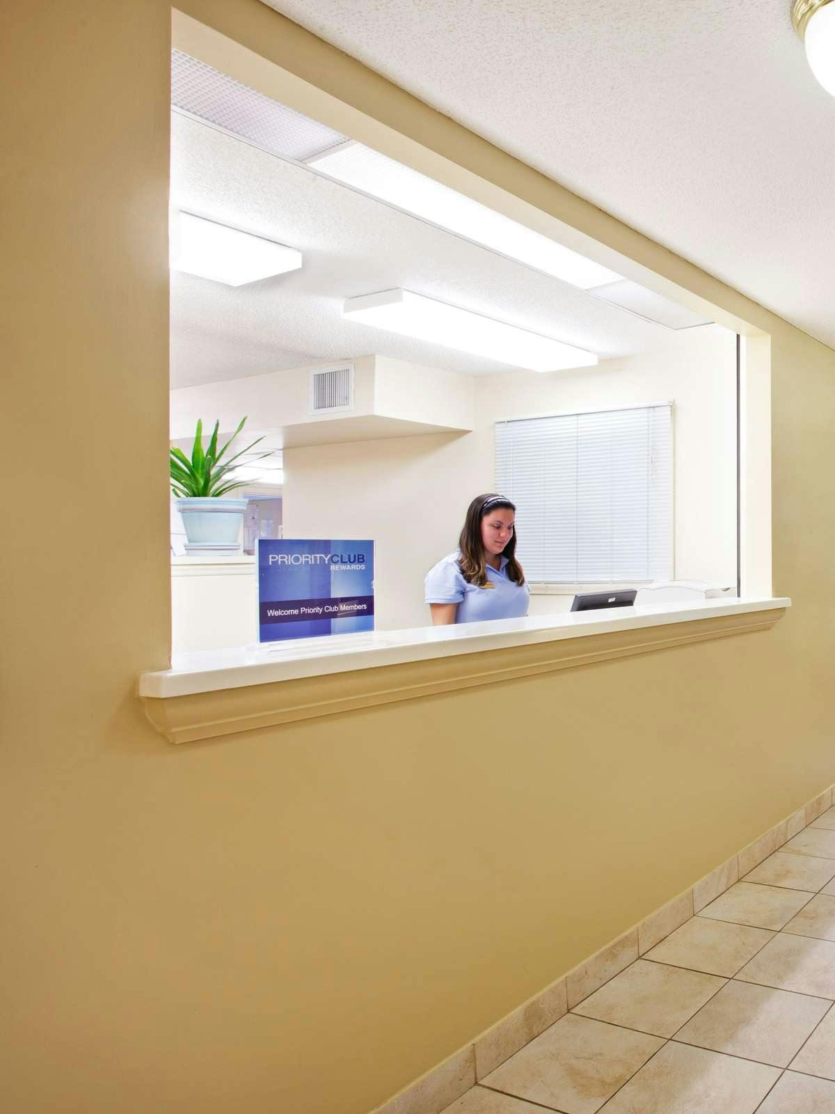 Hotel Candlewood Suites Huntersville Lake Norman Area photo 4