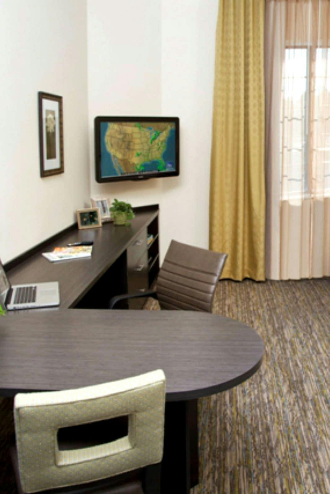 Hotel Candlewood Suites Brighton photo 4