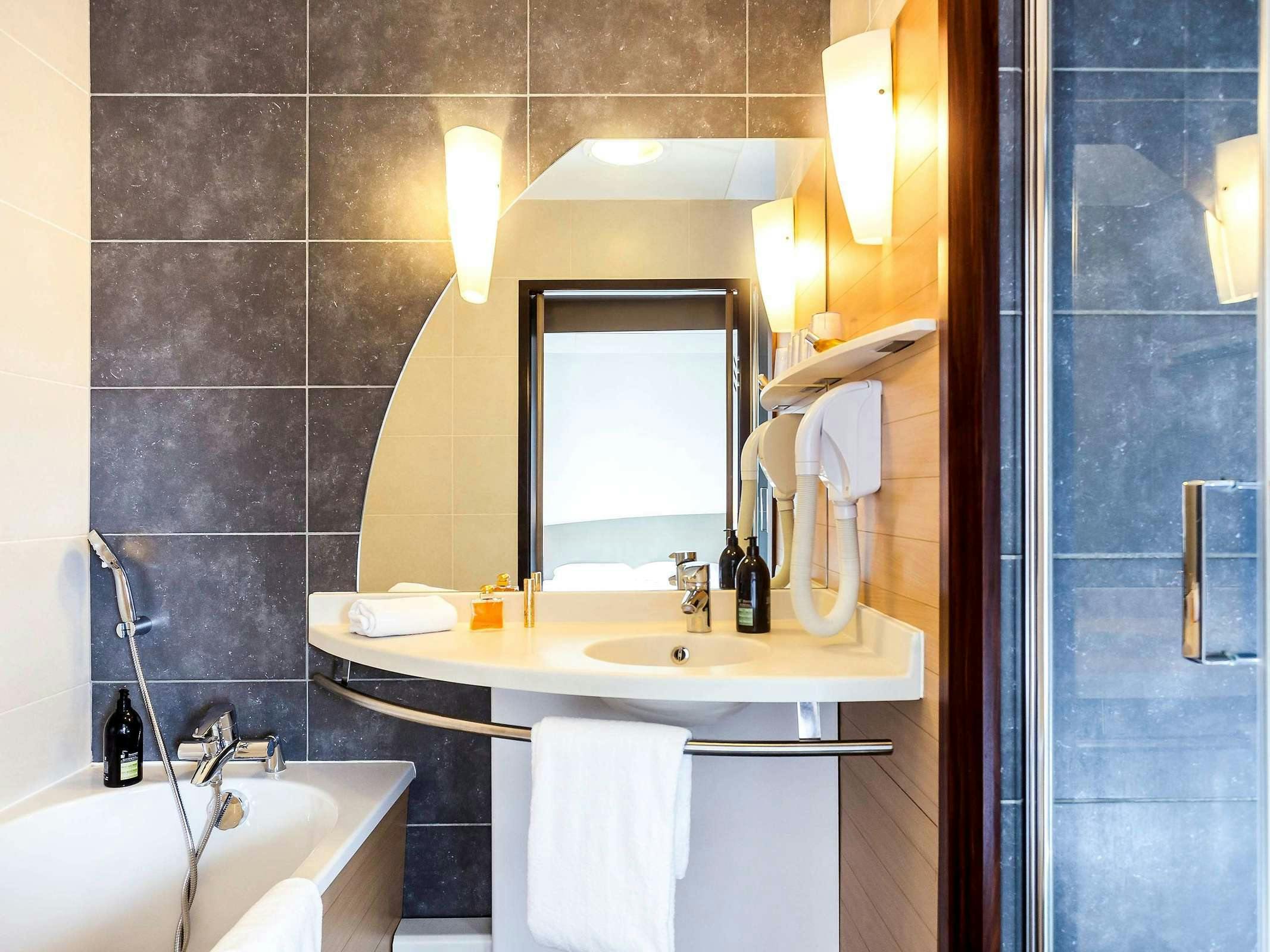 Hotel Aparthotel Adagio Annecy Centre photo 4