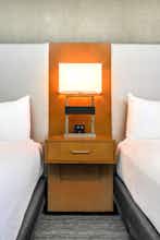 Hotel DoubleTree by Hilton Atlanta Airport photo 5