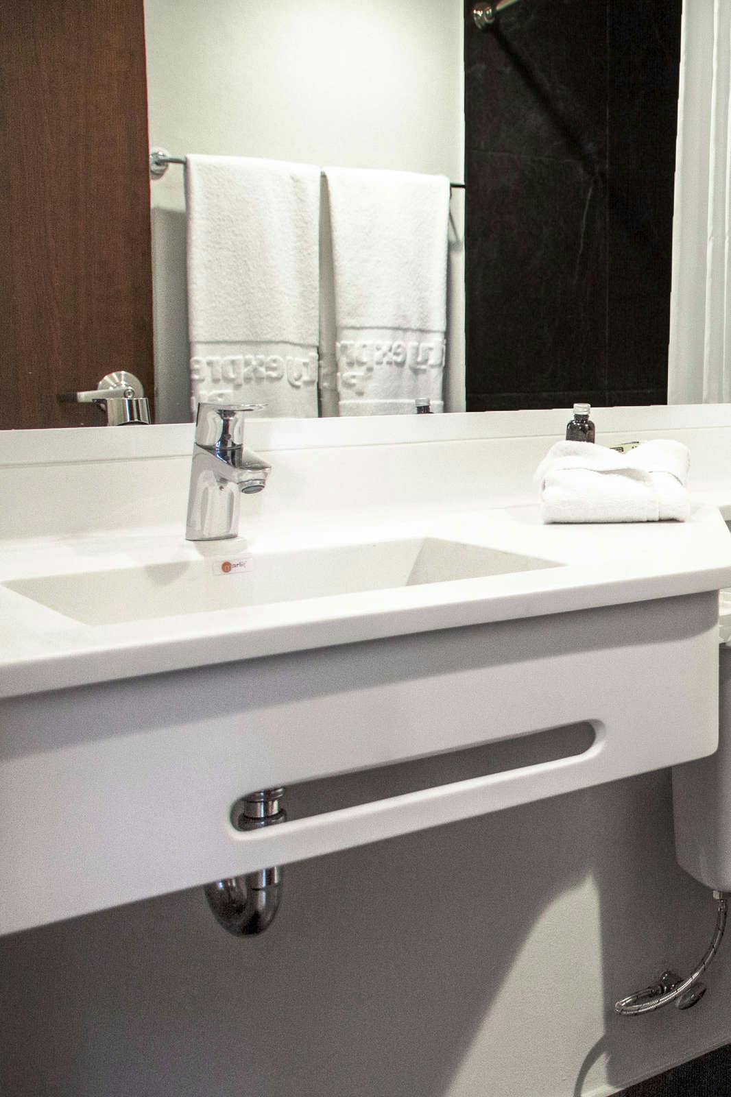 Hotel City Express Plus Monterrey Galerías photo 4