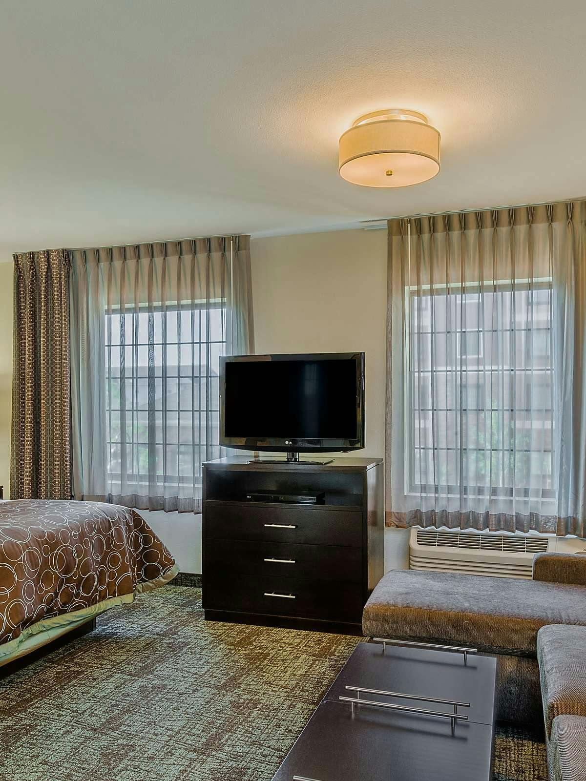 Hotel Staybridge Suites Bismarck photo 3