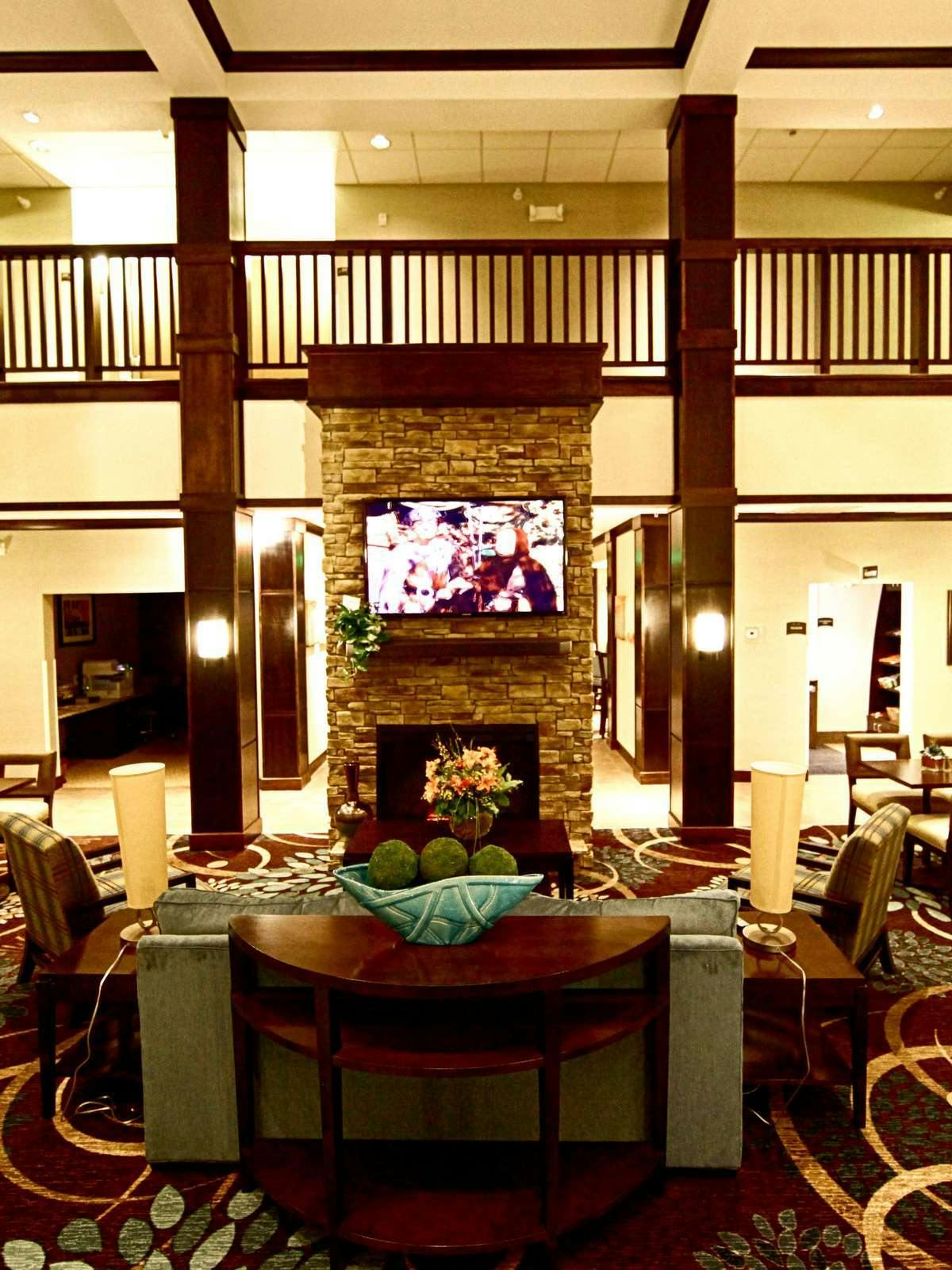 Hotel Staybridge Suites Minot photo 4