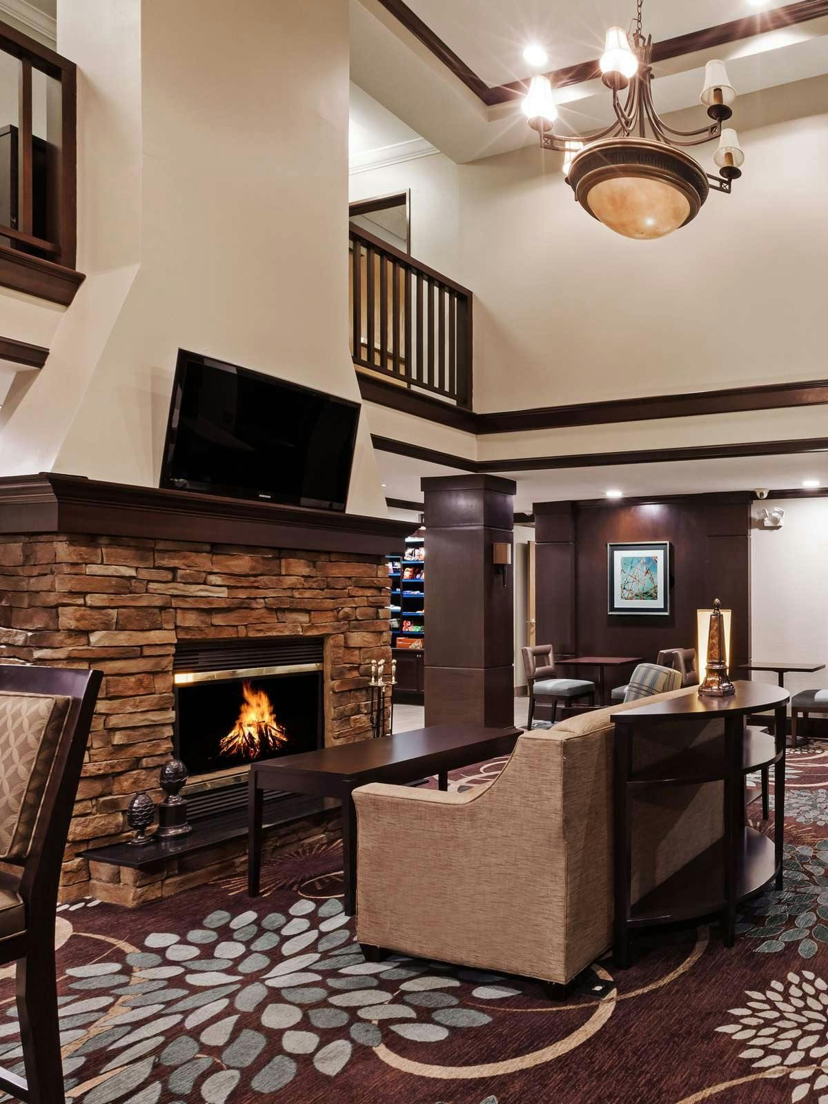 Hotel Staybridge Suites Tulsa Woodland Hills photo 2