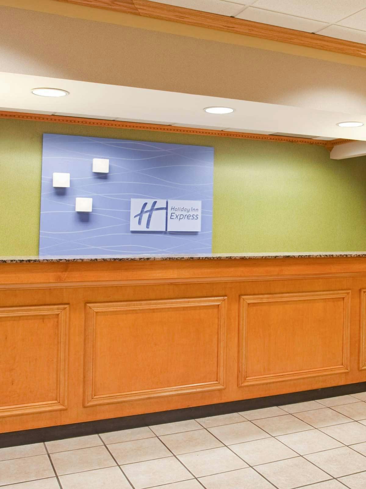 Hotel Holiday Inn Express Hotel & Suites Norfolk photo 4