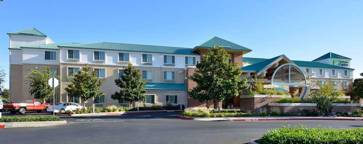 Holiday Inn Express Hotel & Suites Elk Grove Central