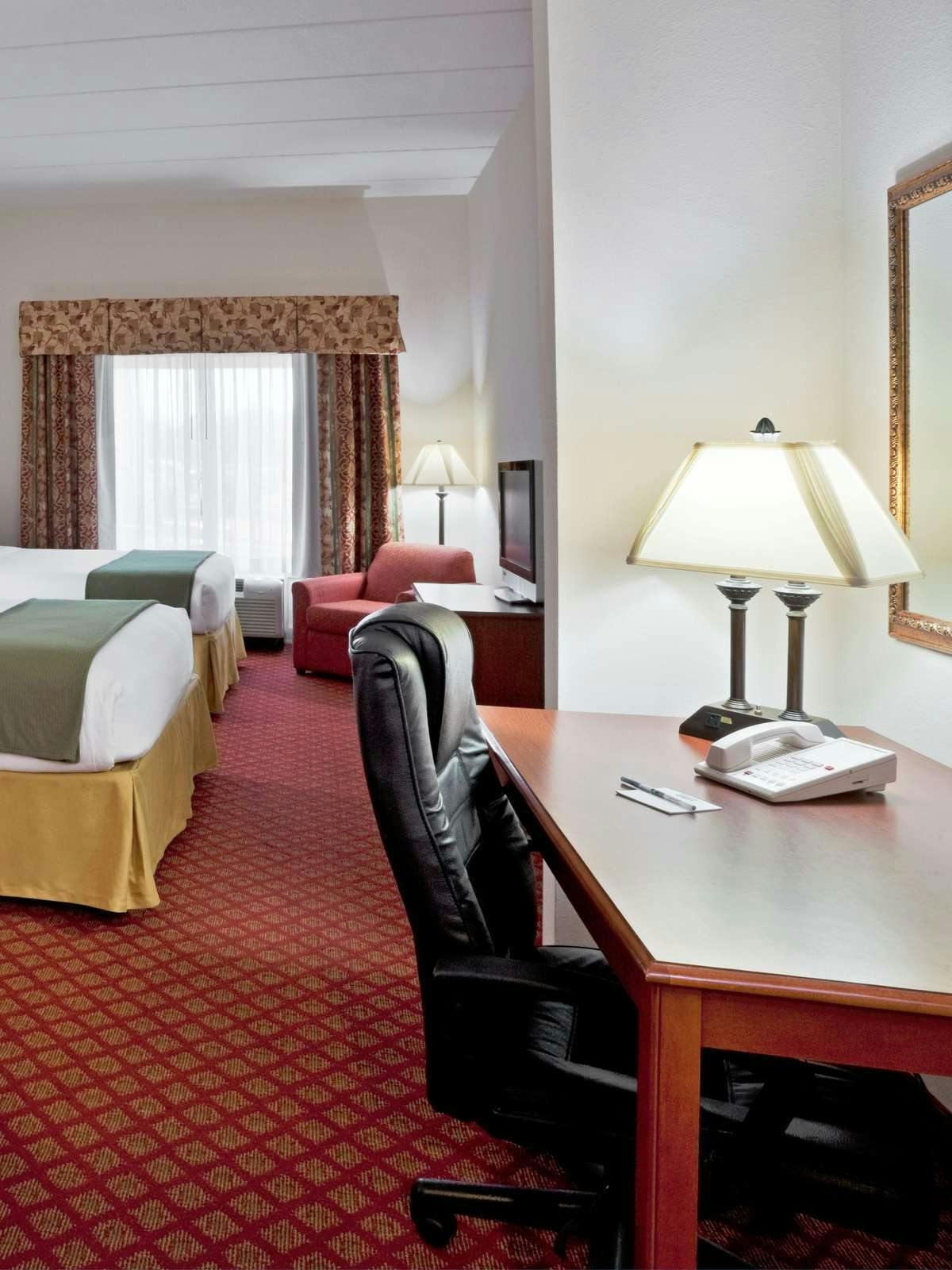 Hotel Holiday Inn Express Hotel & Suites Inverness photo 3