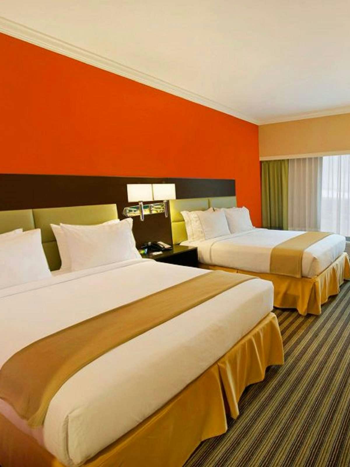 Hotel Holiday Inn Express Princeton Southeast photo 2