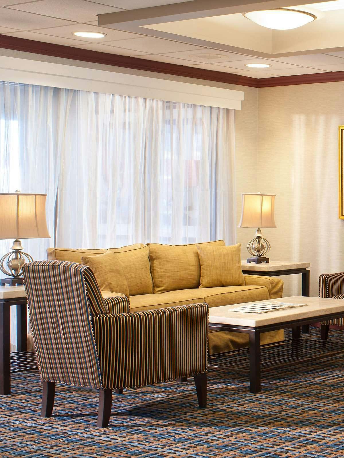 Hotel Holiday Inn Express Middletown photo 3