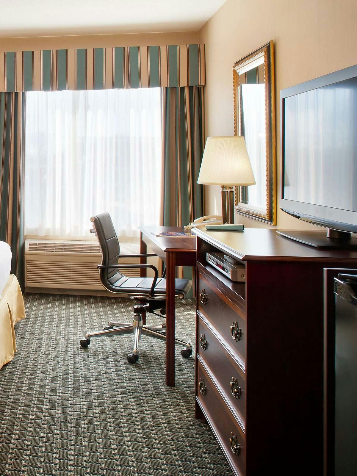 Hotel Holiday Inn Express Middletown photo 2